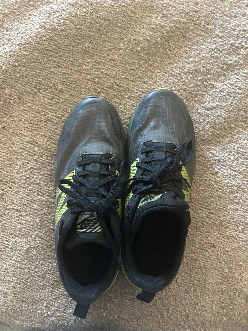 New Balance Men’s Gray and Neon Yellow Sneakers - Picture 6 of 8